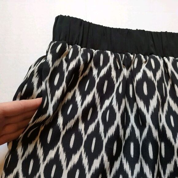 Anthropologie Pins and Needles Mini‎ Skirt Size Large Black White Ikat Boho NEW - Picture 5 of 8